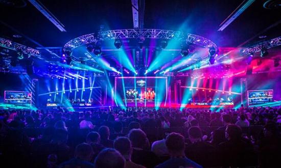 青年时期背 青年时期背