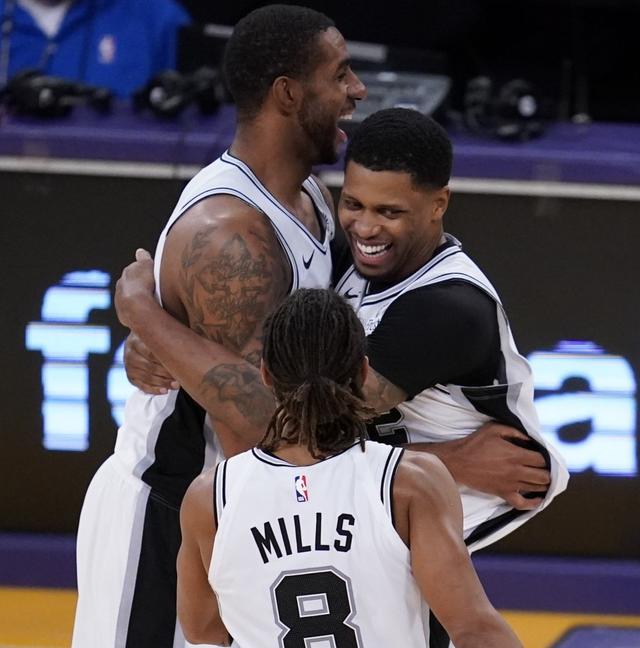 任何一个小 任何一个小